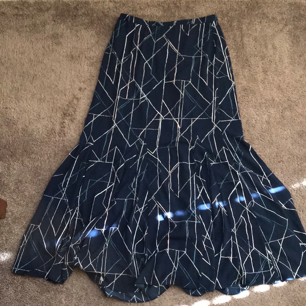 BR Long fluted skirt